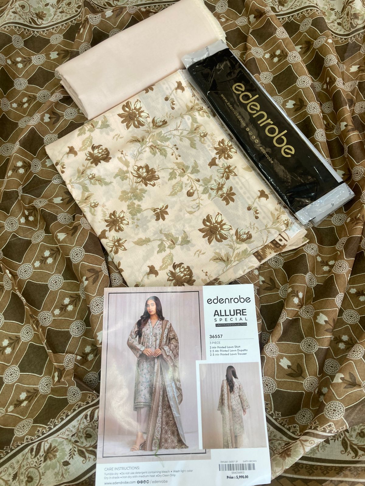 EDENROBE Allure Special – Premium Digital Printed Lawn 3 Piece Suit