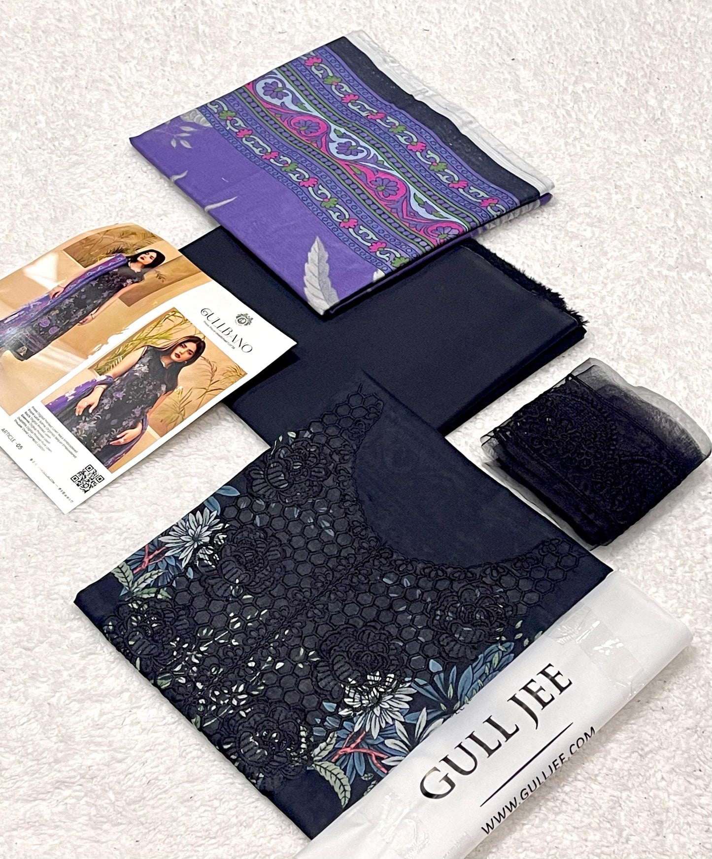 Gull Bano by Gull Jee – Premium Digital Printed Lawn 3 Piece Suit