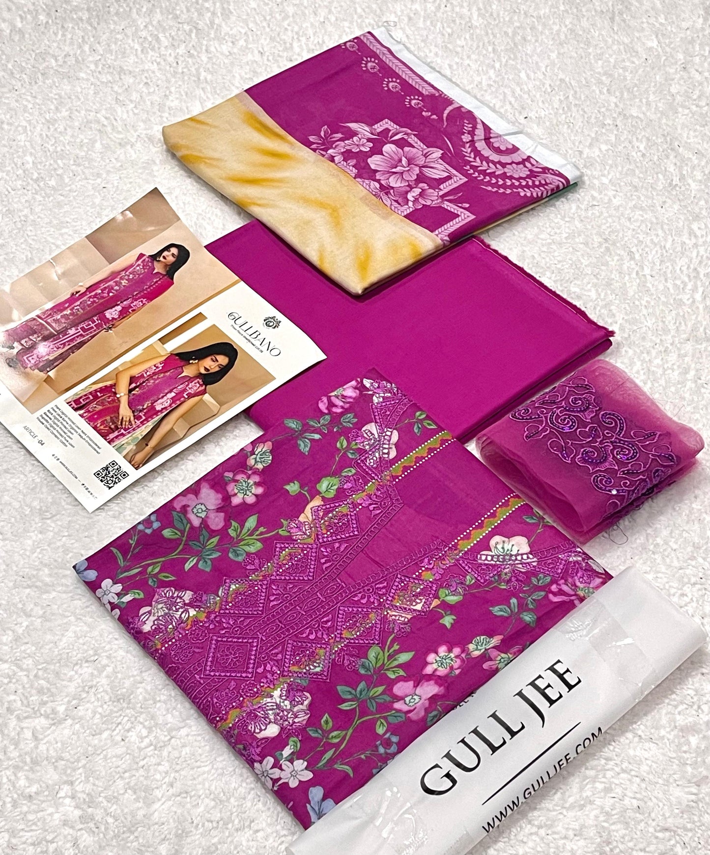 Gull Bano by Gull Jee – Premium Digital Printed Lawn 3 Piece Suit