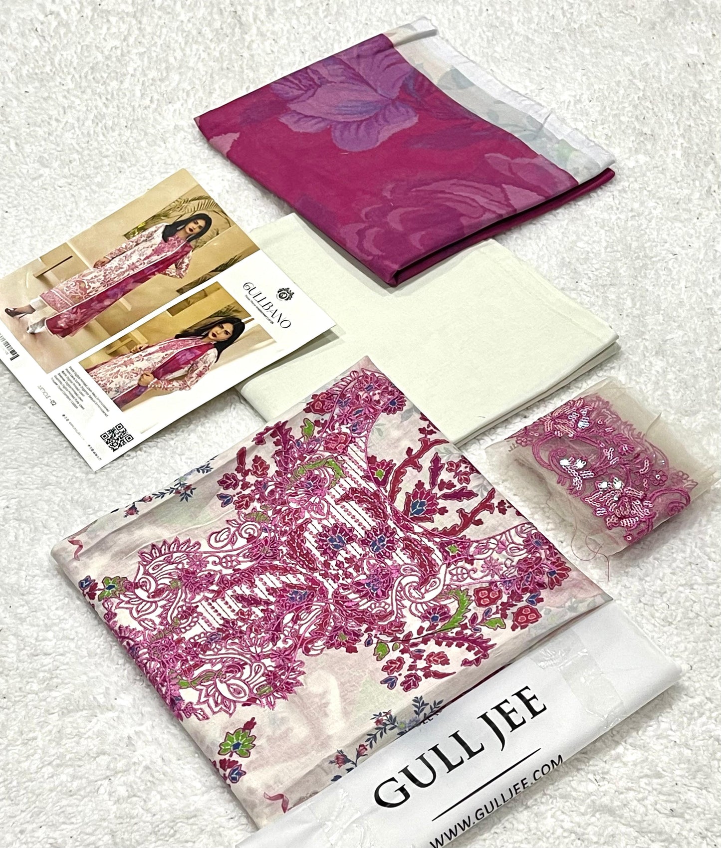 Gull Bano by Gull Jee – Premium Digital Printed Lawn 3 Piece Suit