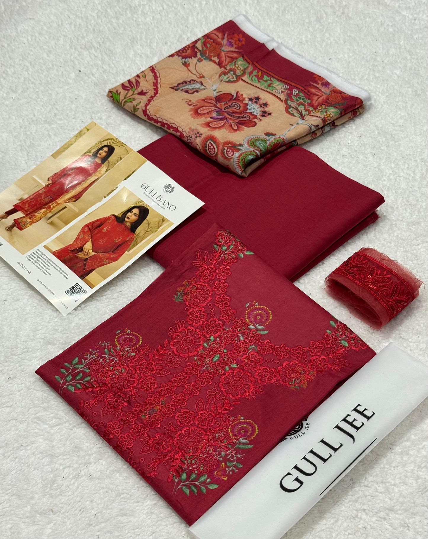 Gull Bano by Gull Jee – Premium Digital Printed Lawn 3 Piece Suit