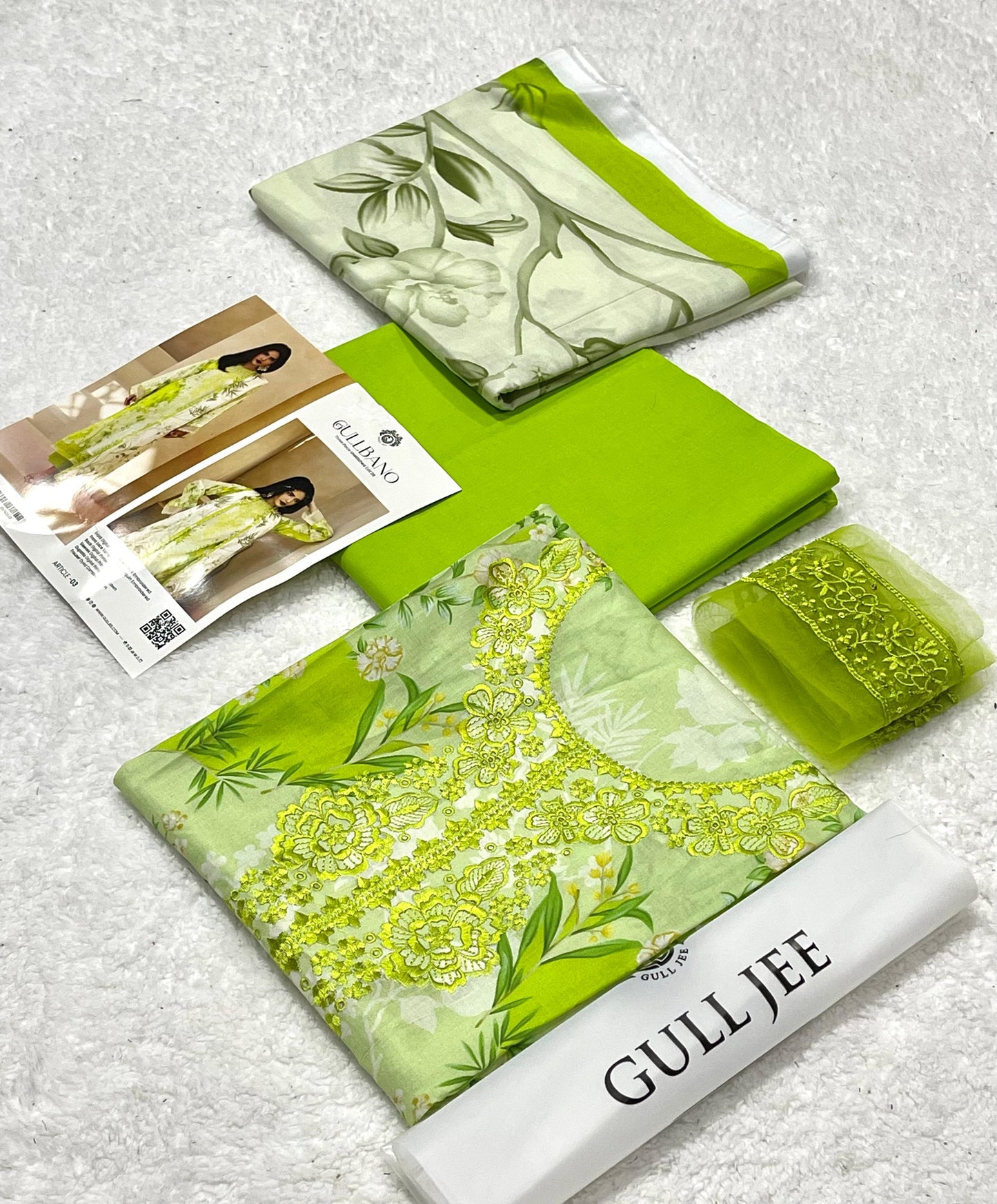 Gull Bano by Gull Jee – Premium Digital Printed Lawn 3 Piece Suit